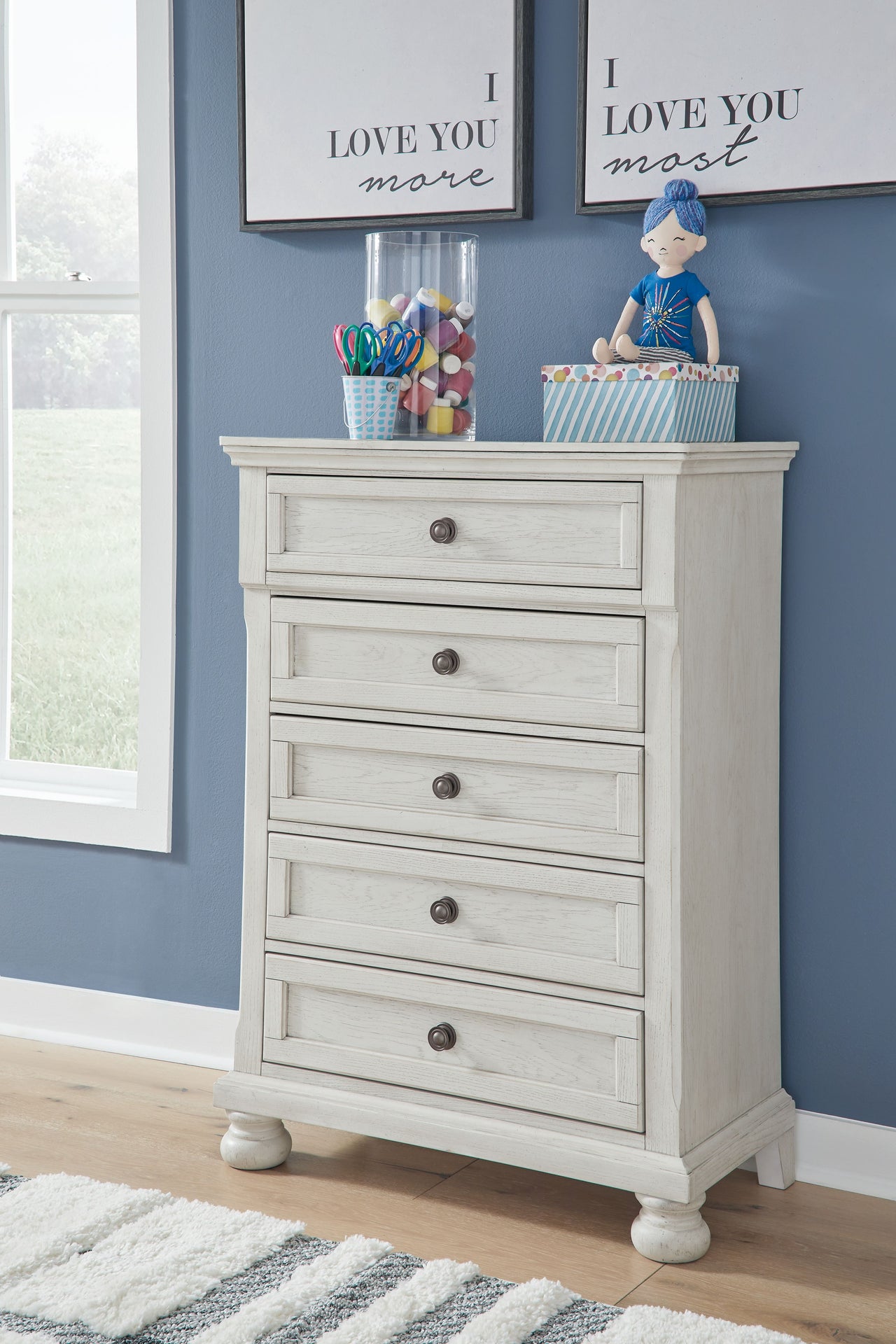 Robbinsdale - Antique White - Five Drawer Chest - Youth - Tony's Home Furnishings