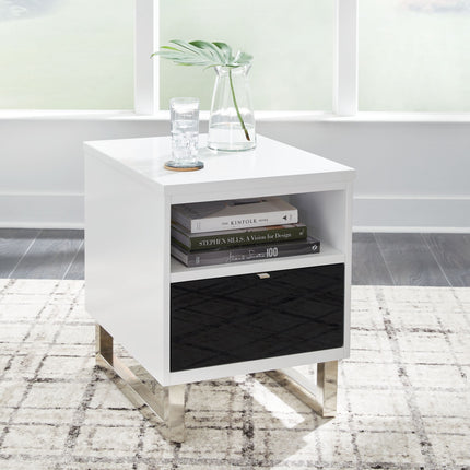 Gardoni - White / Black - Chair Side End Table Signature Design by Ashley® 