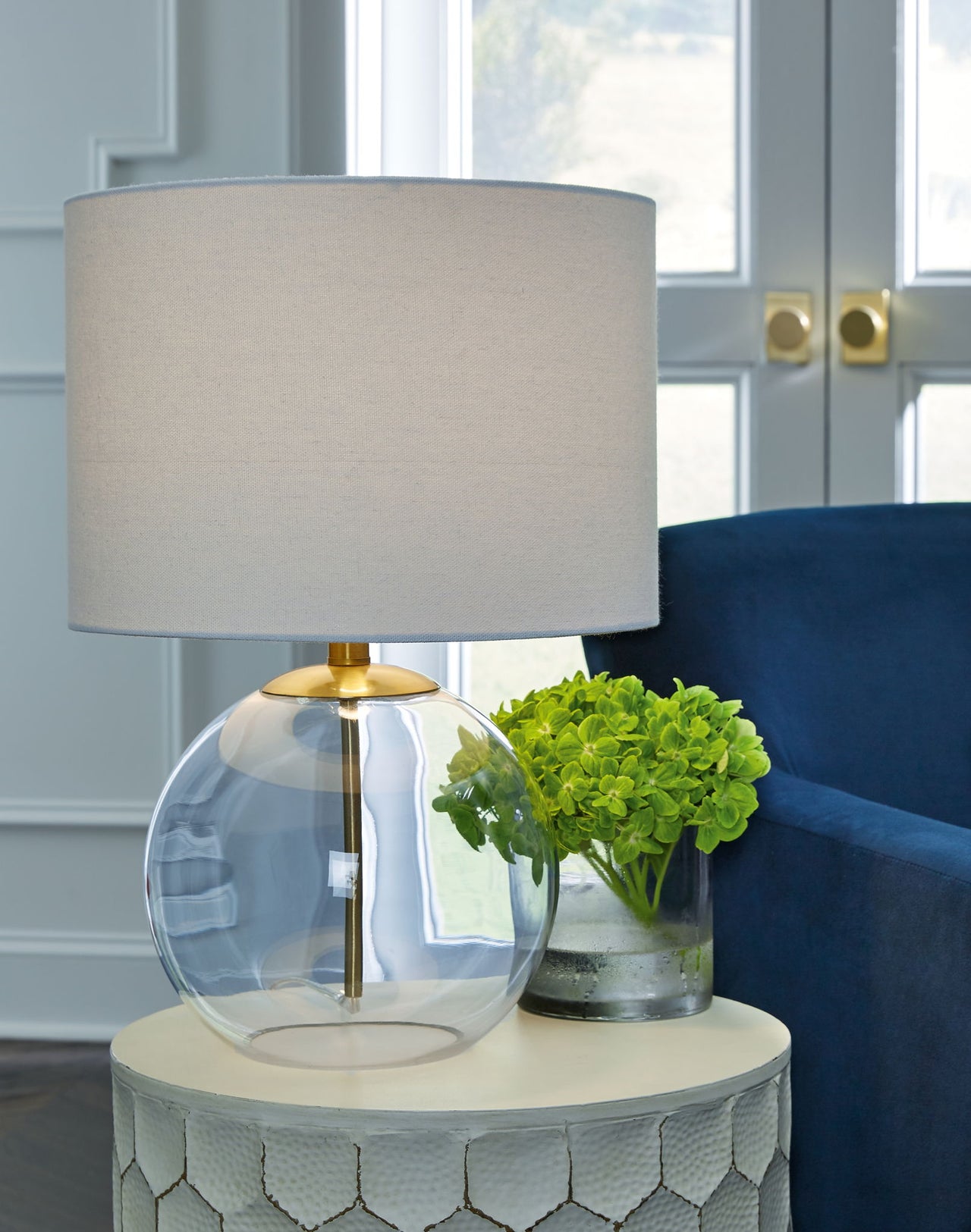 Samder - White - Glass Table Lamp - Tony's Home Furnishings