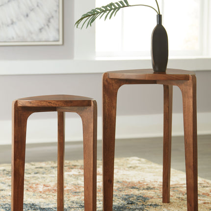 Brynnleigh - Medium Brown - Accent Table Set (Set of 2) Signature Design by Ashley® 