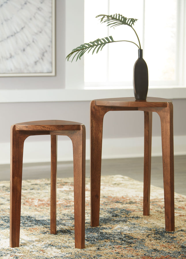 Brynnleigh - Medium Brown - Accent Table Set (Set of 2) Signature Design by Ashley® 