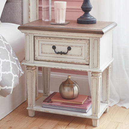 Realyn - Night Stand Ashley Furniture 