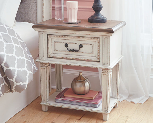 Realyn - Night Stand Ashley Furniture 