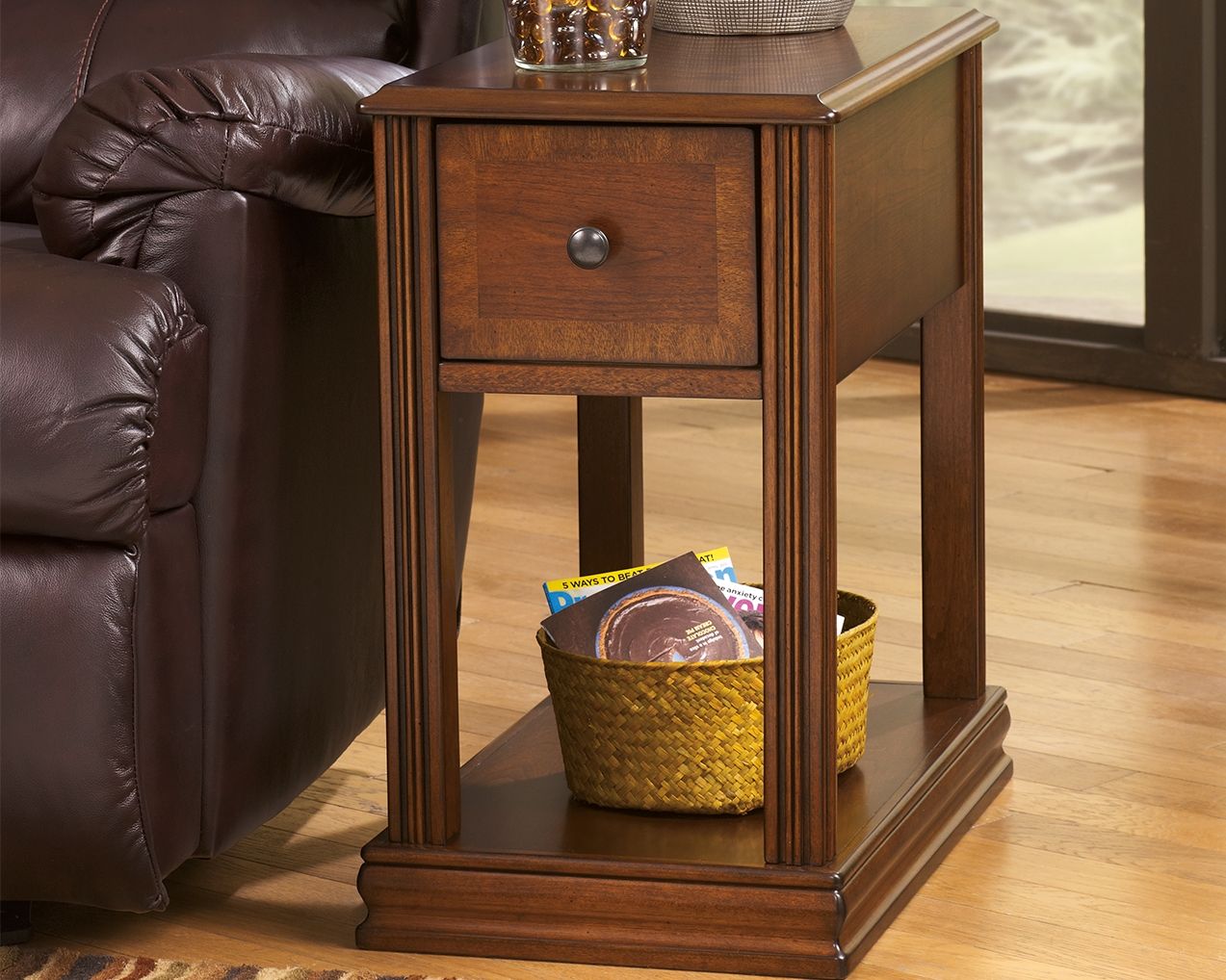 Breegin - Brown - Chair Side End Table - Removable Tray - Tony's Home Furnishings