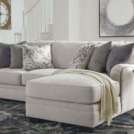 Dellara - Sectional Benchcraft® 