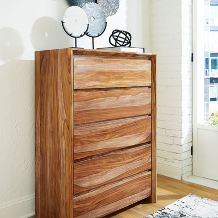 Dressonni - Brown - Five Drawer Chest Signature Design by Ashley® 