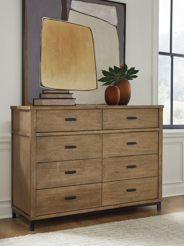 Tomtyn - Light Brown - Dresser Benchcraft® 