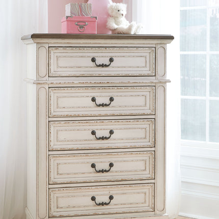 Realyn - Chipped White - Chest Ashley Furniture 