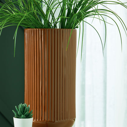 Avalyah - Large Vase - Tony's Home Furnishings