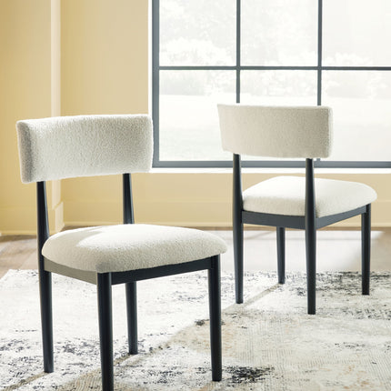 Xandrum - White / Black - Dining Upholstered Side Chair (Set of 2) Signature Design by Ashley® 