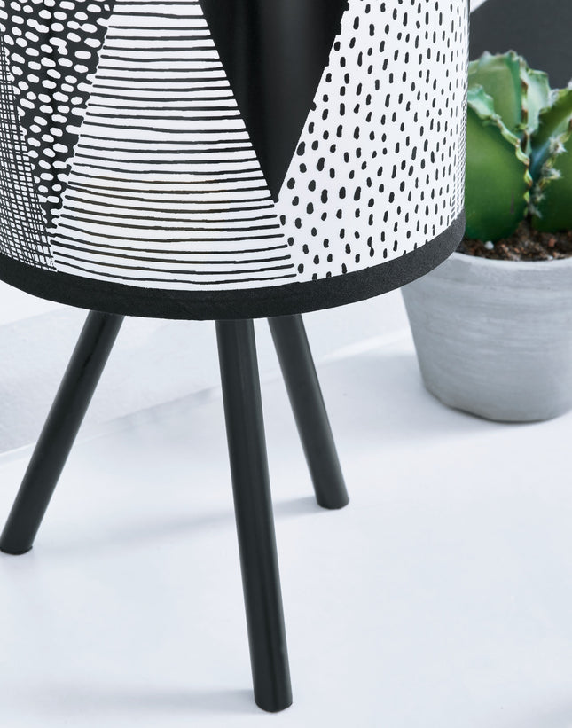 Manu - White / Black - Metal Table Lamp Ashley Furniture 