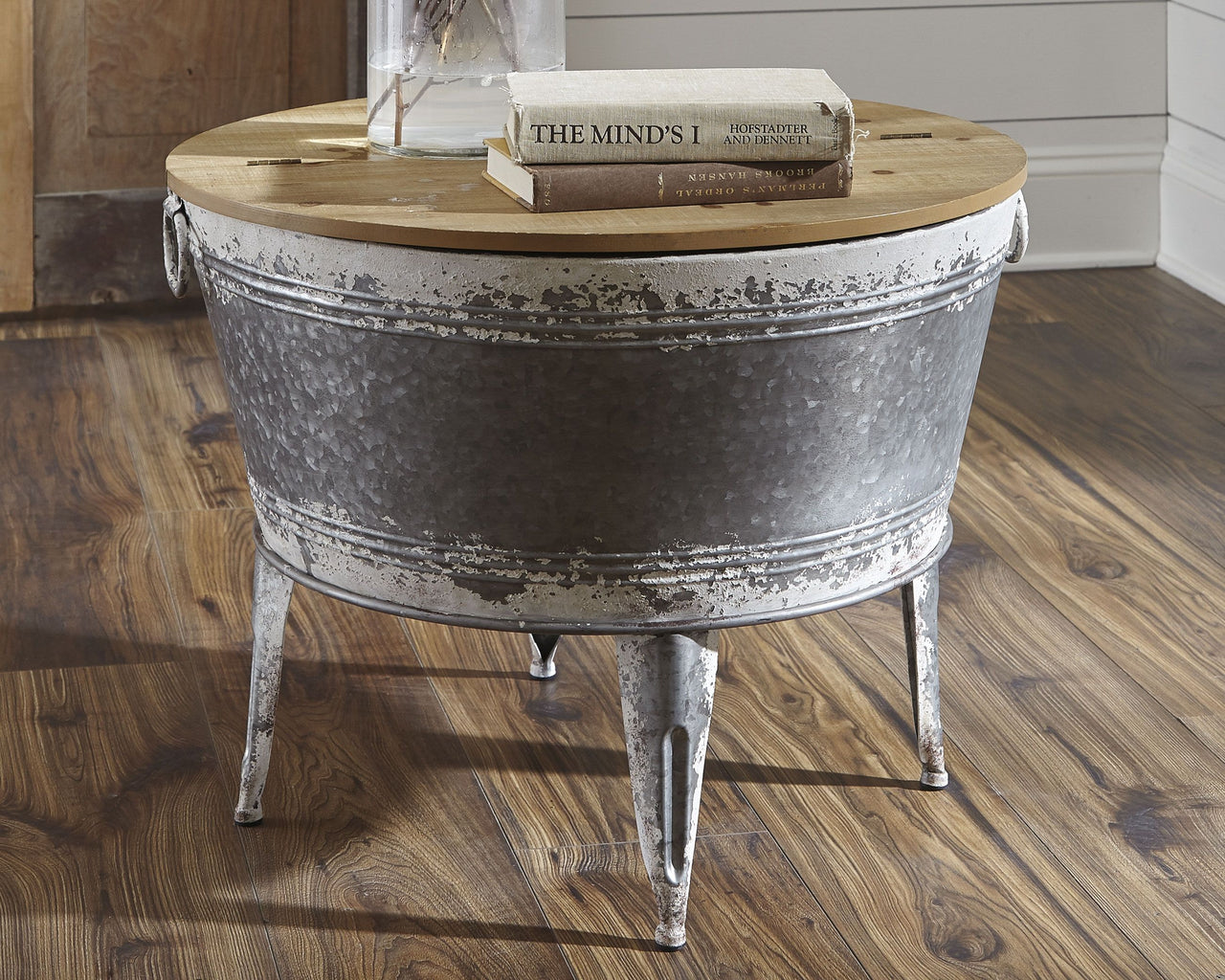 Shellmond - Metallic / Brown / Beige - Accent Cocktail Table - Tony's Home Furnishings