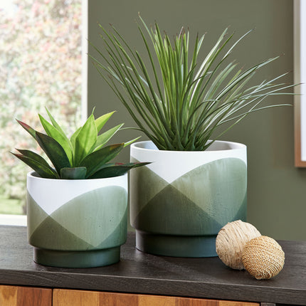 Ardenridge - Green / White - Planter Set (Set of 2) Signature Design by Ashley® 