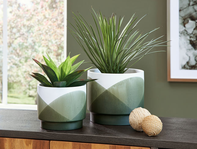 Ardenridge - Green / White - Planter Set (Set of 2) Signature Design by Ashley® 