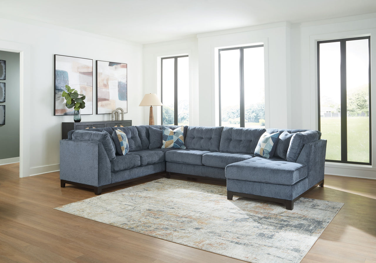 Maxon Place - Sectional Benchcraft® 