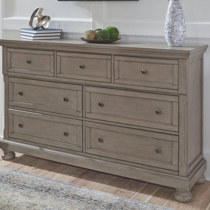 Lettner - Dresser, Mirror Ashley Furniture 