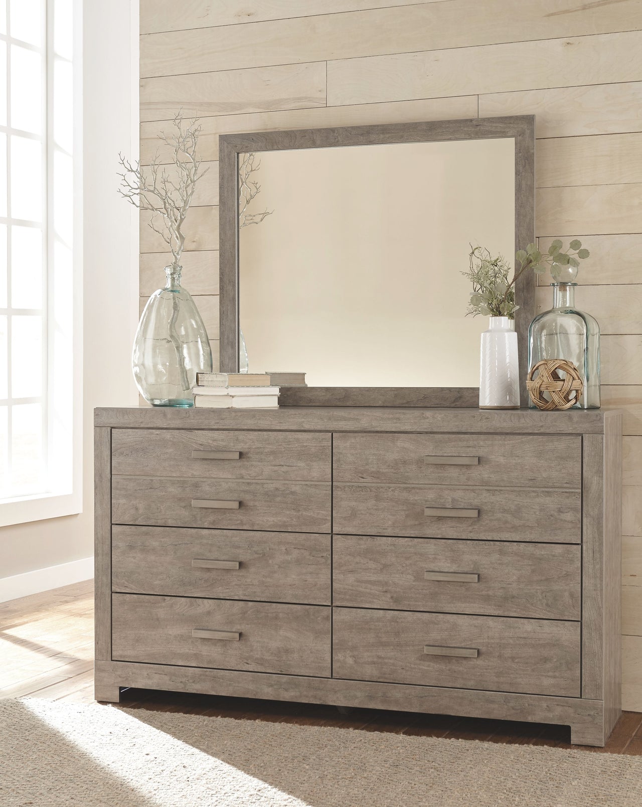 Culverbach - Gray - 5 Pc. - Dresser, Mirror, Queen Upholstered Bed, 2 Nightstands - Tony's Home Furnishings