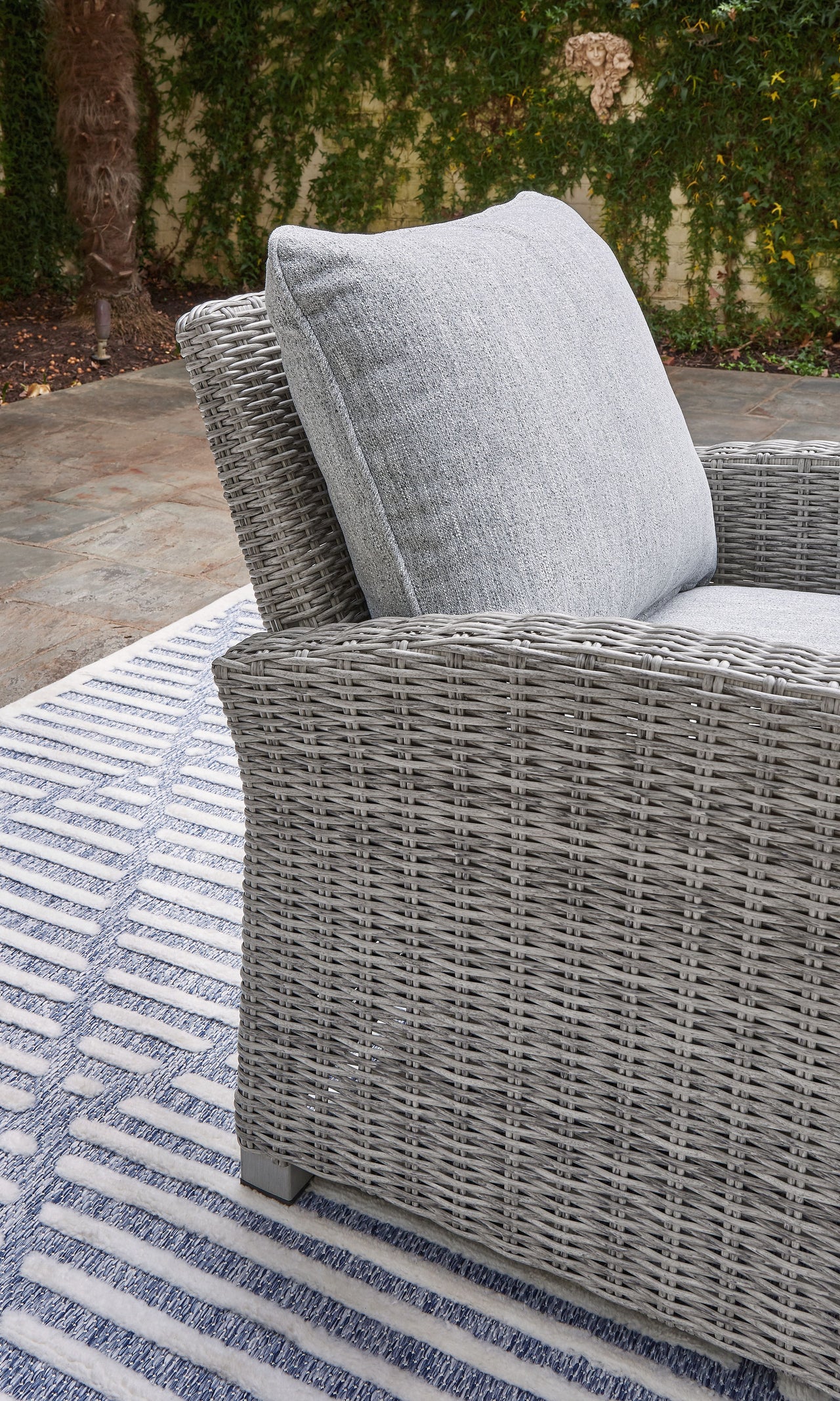 Naples Beach - Light Gray - Lounge Chair W/Cushion Signature Design by Ashley® 