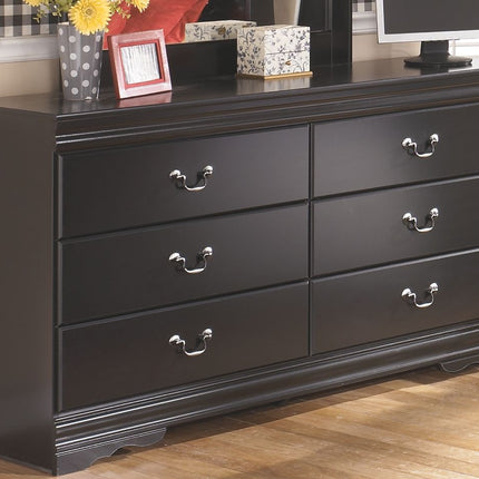 Huey - Black - Six Drawer Dresser Ashley Furniture 