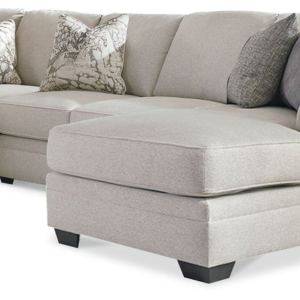 Dellara - Sectional Benchcraft® 