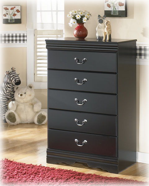 Huey - Black - Five Drawer Chest Ashley Furniture 