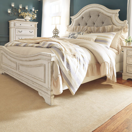 Realyn - Panel Bedroom Set Signature Design by Ashley® 