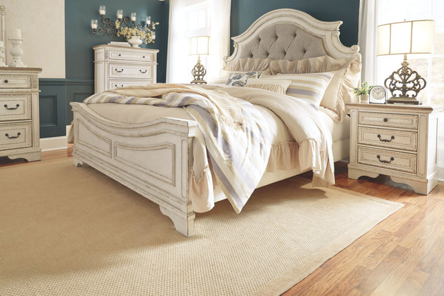 Realyn - Panel Bedroom Set Signature Design by Ashley® 