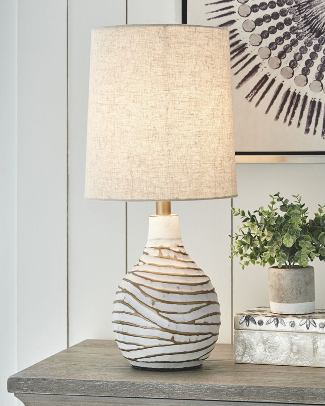 Aleela - White / Gold Finish - Metal Table Lamp Ashley Furniture 