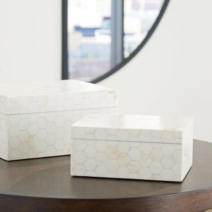 Aldenburg - Cream - Box Set (Set of 2) Signature Design by Ashley® 