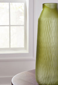 Scottyard - Vase Signature Design by Ashley® 