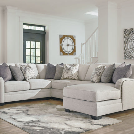 Dellara - Sectional Benchcraft® 