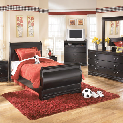 Huey - Black - Six Drawer Dresser Ashley Furniture 