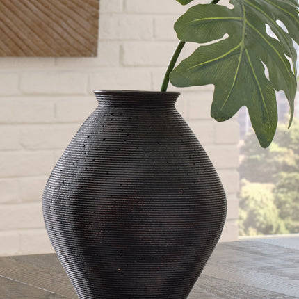 Hannela - Vase Ashley Furniture 