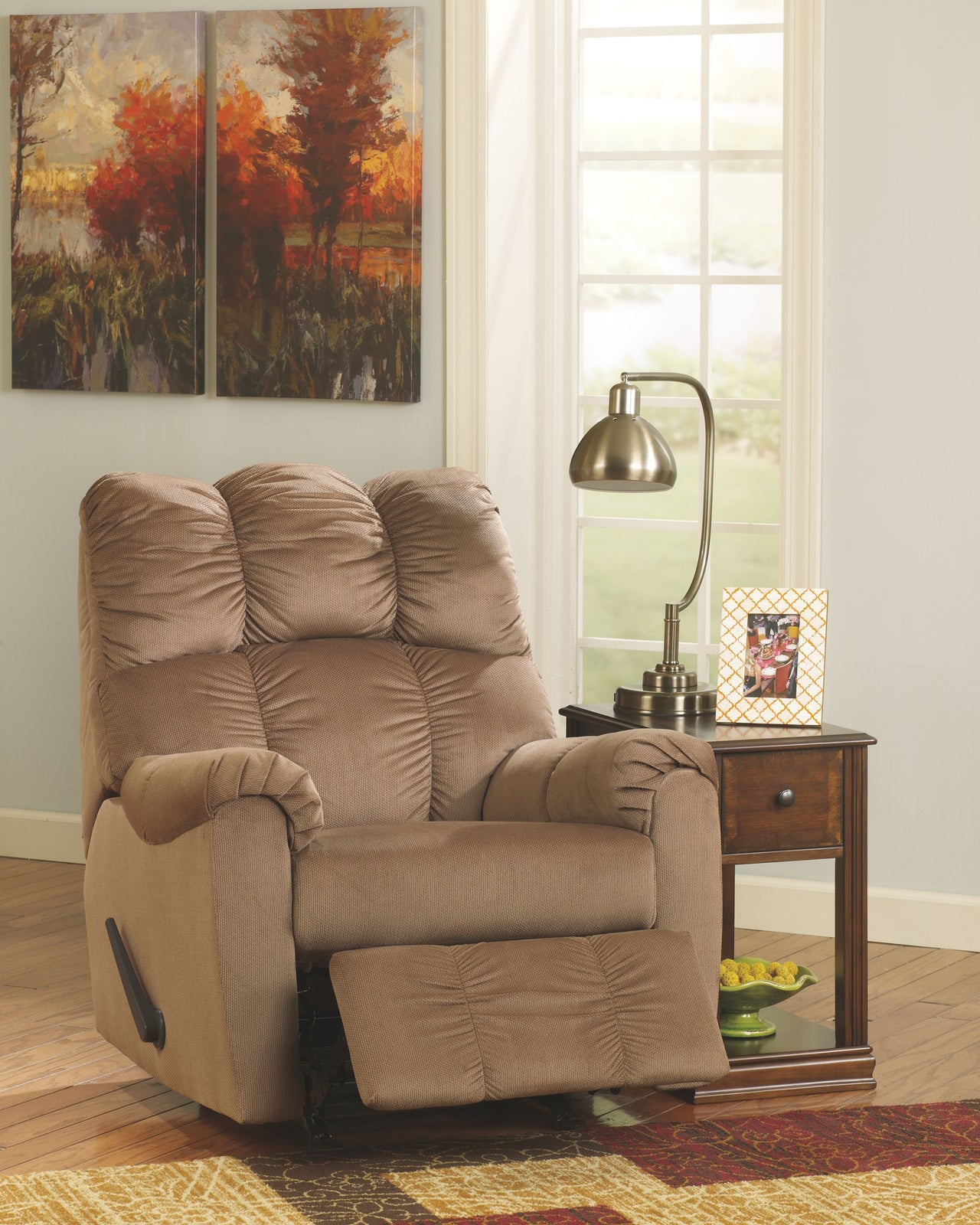 Breegin - Brown - Chair Side End Table - Removable Tray - Tony's Home Furnishings