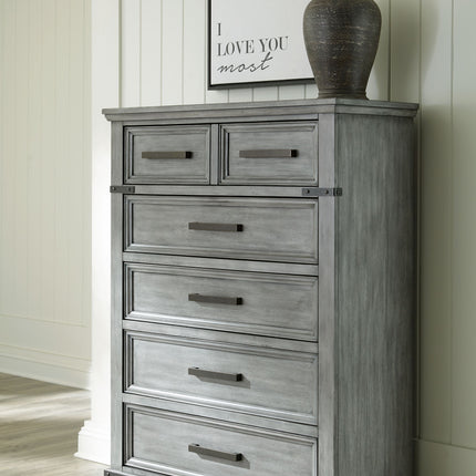 Russelyn - Gray - Five Drawer Chest Signature Design by Ashley® 