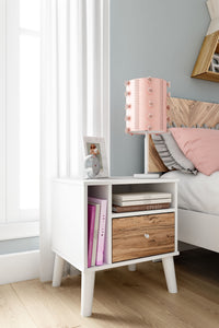 Piperton - Night Stand Signature Design by Ashley® 