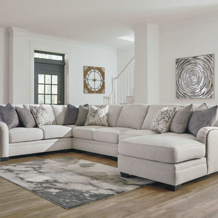 Dellara - Sectional Benchcraft® 