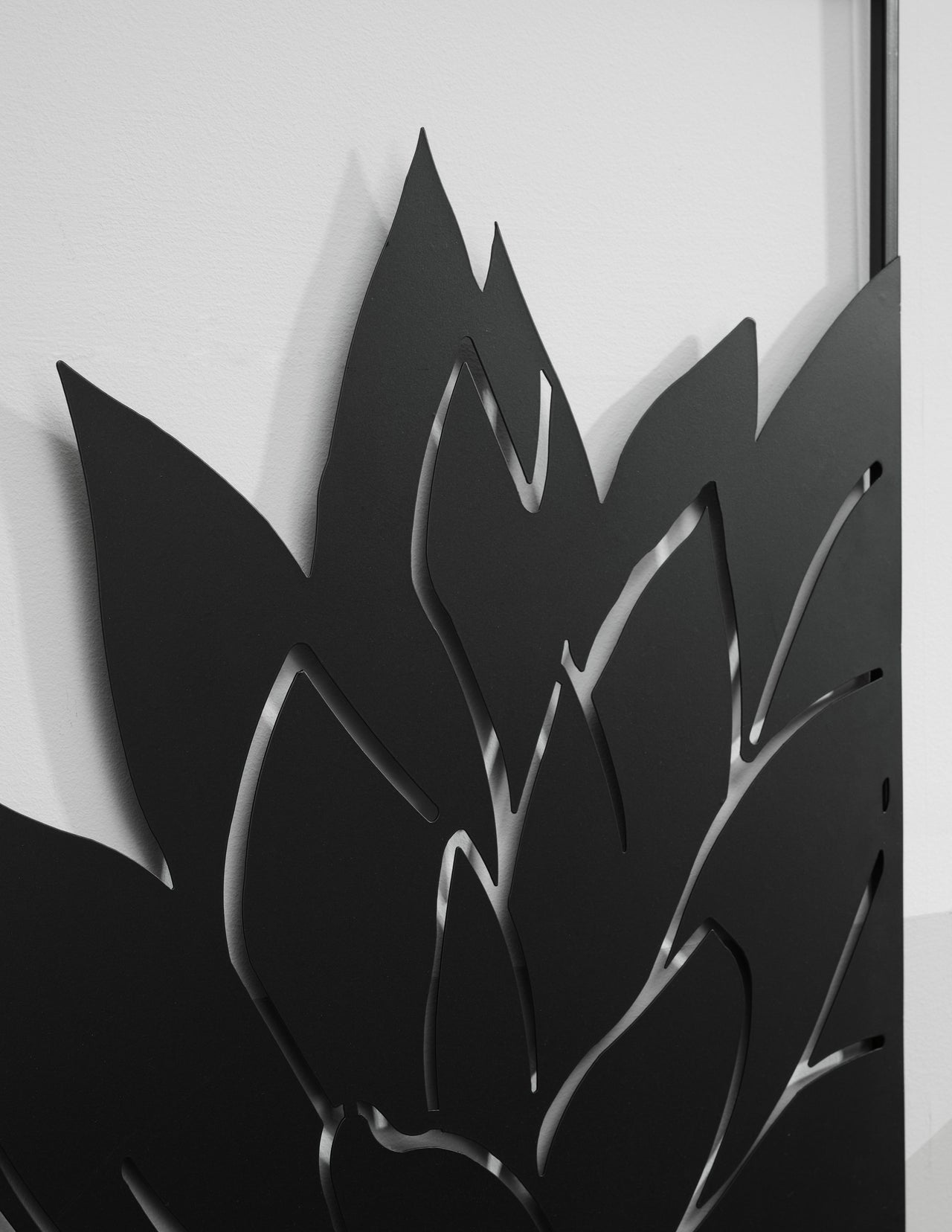 Ellyse - Black - Wall Decor - Unique Design - Tony's Home Furnishings