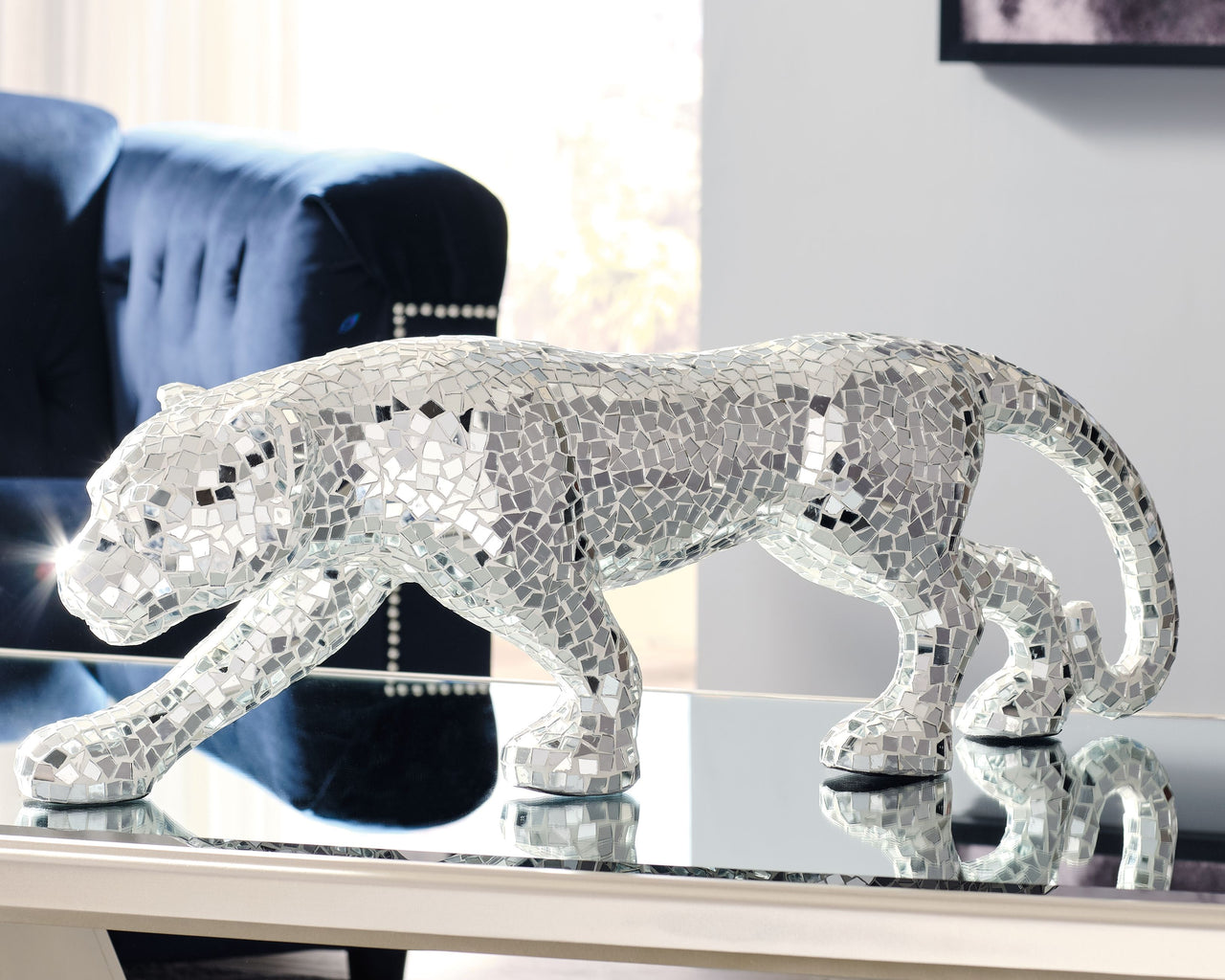 Drice - Silver / Gray - Sculpture Ashley Furniture 