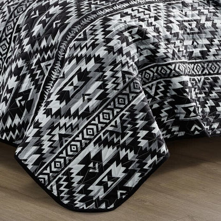 Smoke Aztec Quilt Set