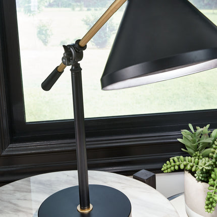 Garville - Metal Lamp - Tony's Home Furnishings