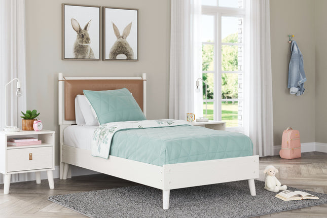 Aprilyn - Panel Bed - Tony's Home Furnishings