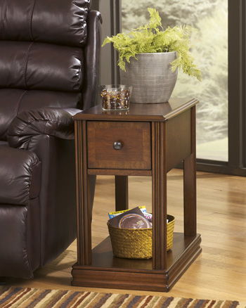 Breegin - Brown - Chair Side End Table - Removable Tray Tony's Home Furnishings Furniture. Beds. Dressers. Sofas.
